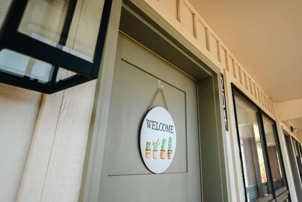 Pet Friendly Boho Condo With Pool--Fitness Center--Next To The Branson Landing--Close To Convention Center And Kanakuk 外观 照片