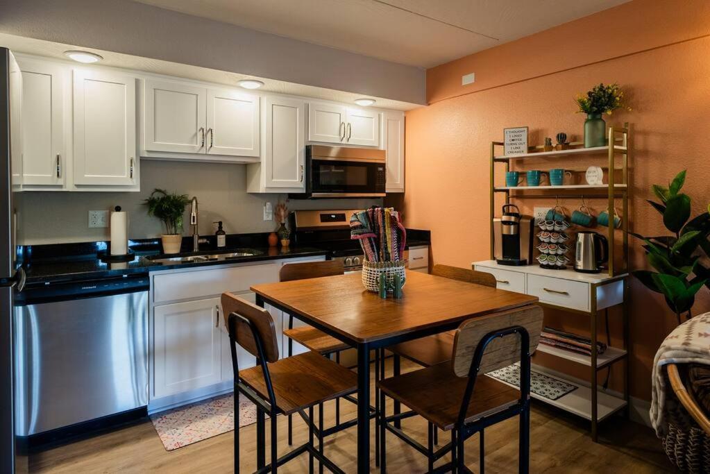 Pet Friendly Boho Condo With Pool--Fitness Center--Next To The Branson Landing--Close To Convention Center And Kanakuk 外观 照片