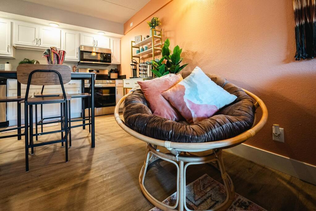 Pet Friendly Boho Condo With Pool--Fitness Center--Next To The Branson Landing--Close To Convention Center And Kanakuk 外观 照片