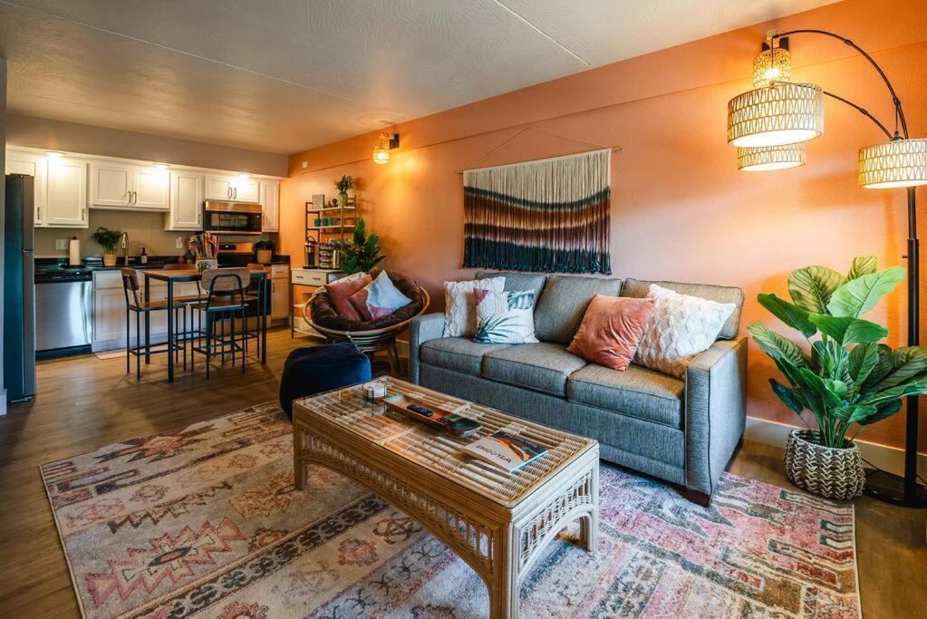 Pet Friendly Boho Condo With Pool--Fitness Center--Next To The Branson Landing--Close To Convention Center And Kanakuk 外观 照片
