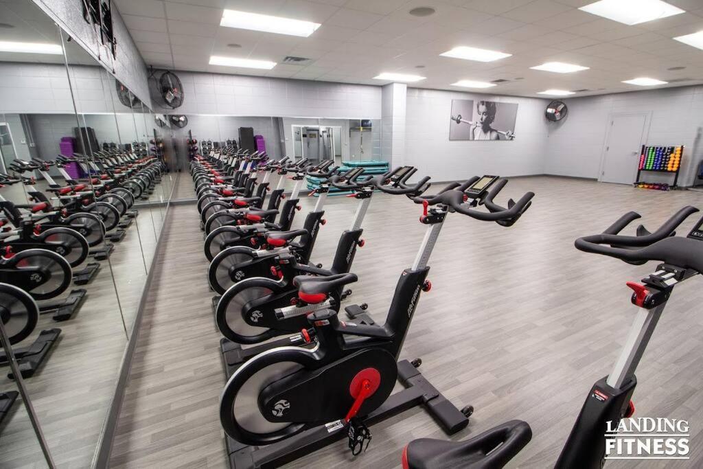 Pet Friendly Boho Condo With Pool--Fitness Center--Next To The Branson Landing--Close To Convention Center And Kanakuk 外观 照片